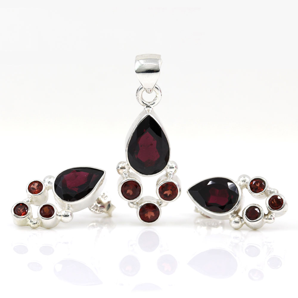 Garnet set, earrings, pendant, silver 925