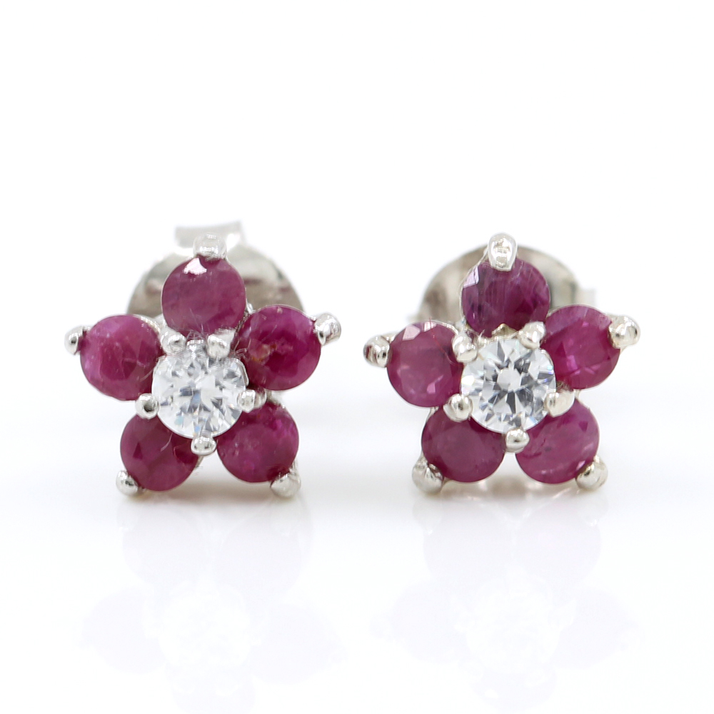 Flower earrings with rubies, 925 rhodium-plated silver, 8mm